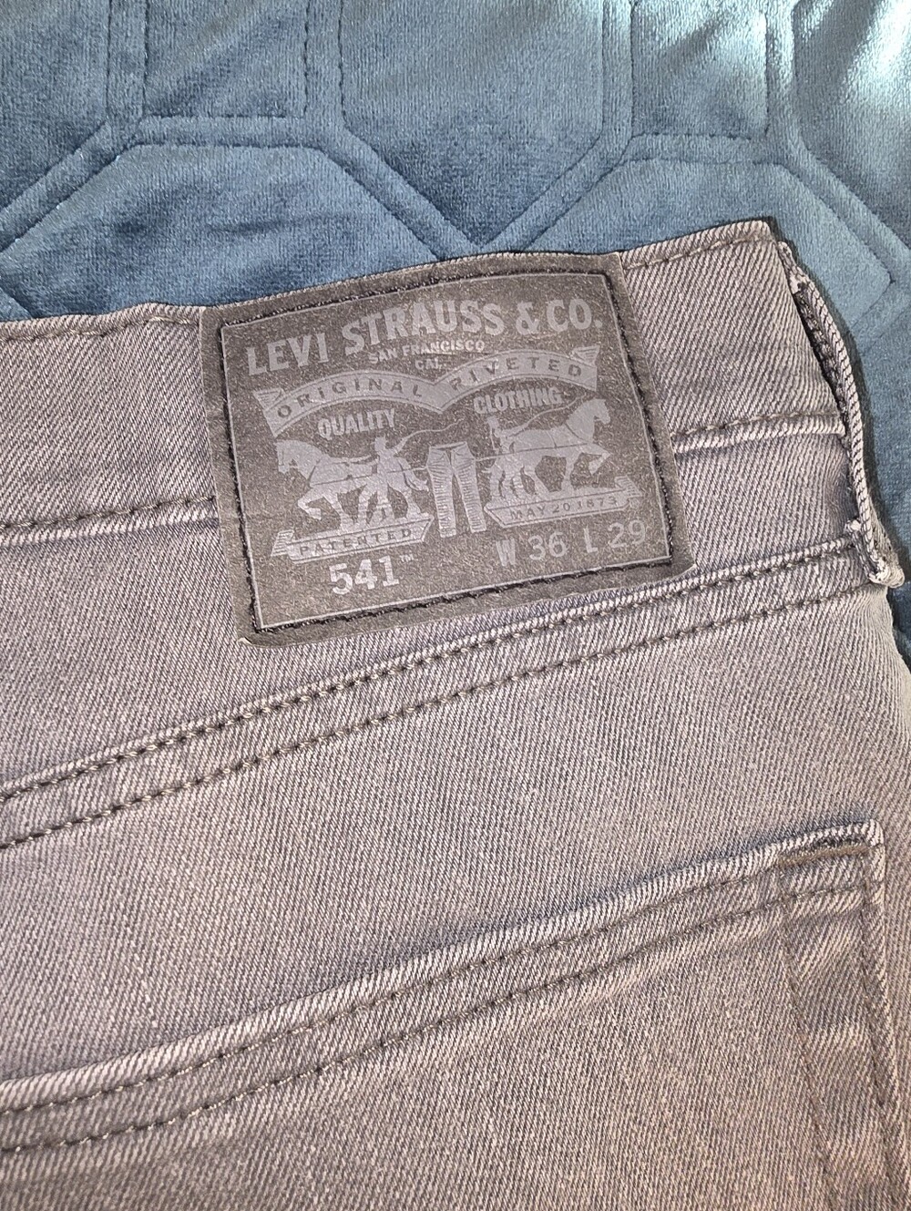 BUNDLE OF 3 Levi’s 541 Athletic Taper Jeans | 36x29 | Grayscale Colors - Picture 12 of 12